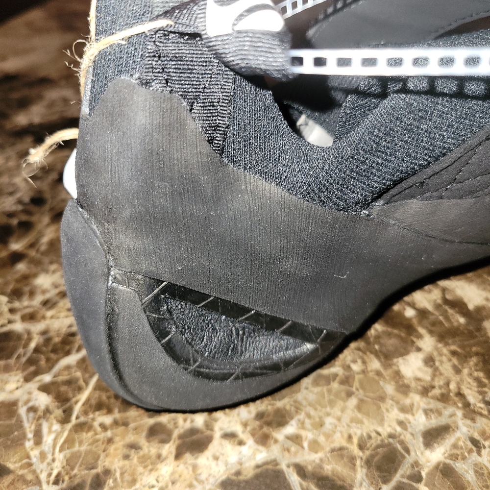 ALEON Red and Black Climbing Shoes - Picture 6 of 6